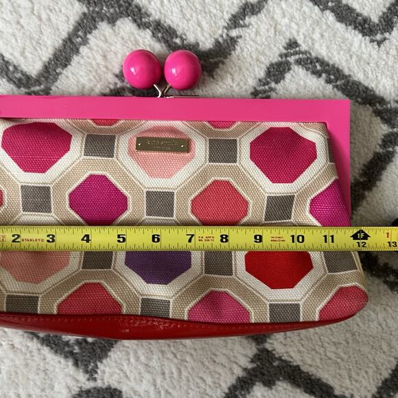 KATE SPADE New York Geometric Canvas Bubble Gum Pink Kiss Lock Clutch Purse Bag - Picture 14 of 16